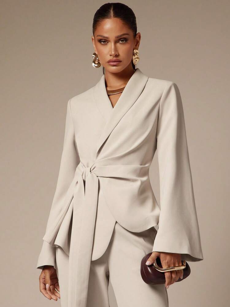Women's Shawl Collar Long Sleeve Elegant Blazer Business Casual Attire Old Money Style White Lace-Up Suit Jacket Fall Outfit Chic